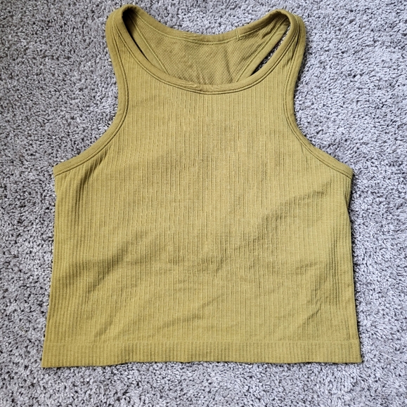Lululemon tank - Picture 3 of 7